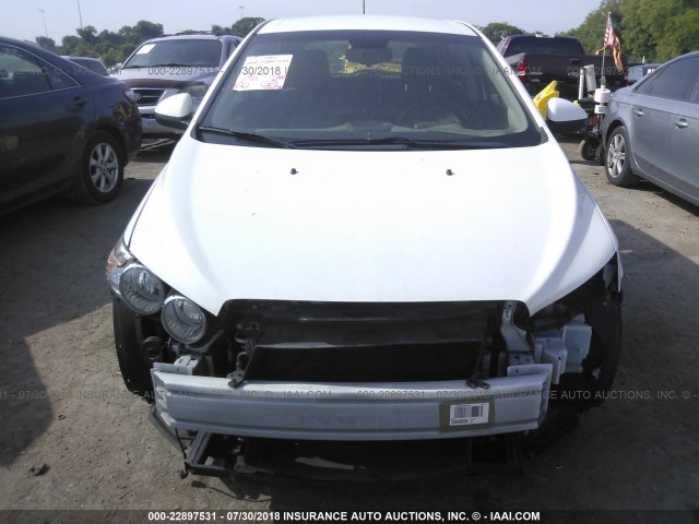 1G1JA6SH8F4195928 - 2015 CHEVROLET SONIC LS 白色 照片 6