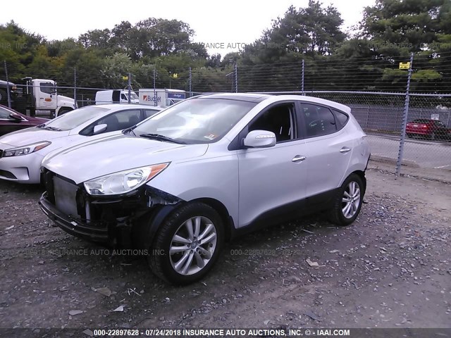 KM8JUCAC0DU623440 - 2013 HYUNDAI TUCSON GLS/LIMITED SILVER photo 2