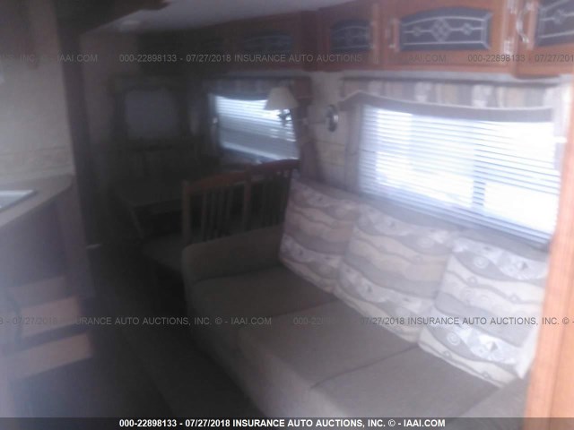 4X4FSBM208U071211 - 2008 5TH WHEEL OTHER  WHITE photo 5