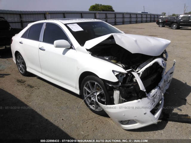 4T1BF3EK1BU598884 - 2011 TOYOTA CAMRY SE/LE/XLE WHITE photo 1