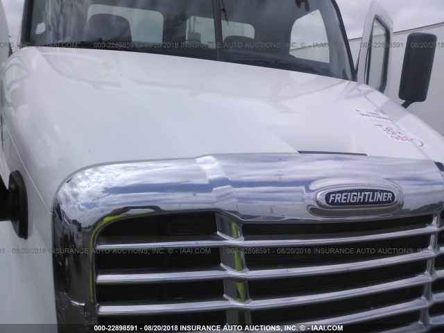 1FUJGBDV5BLAZ7453 - 2011 FREIGHTLINER CASCADIA 113  WHITE photo 9