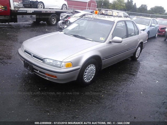 1HGCB7559PA181111 - 1993 HONDA ACCORD LX TAN photo 2