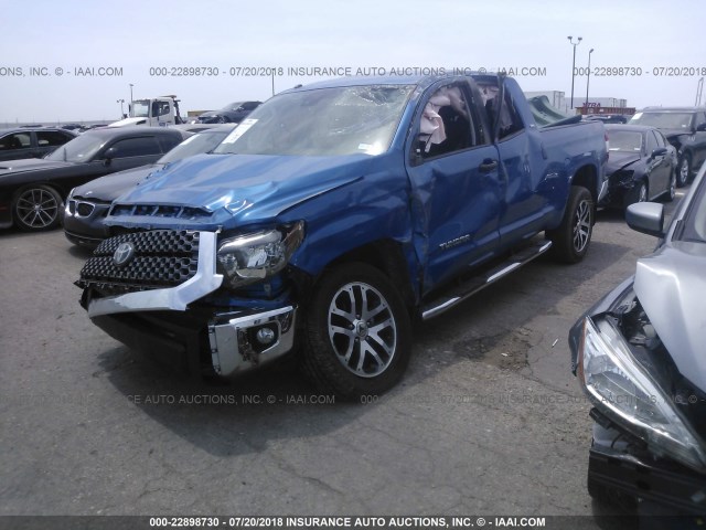 5TFRM5F17JX125157 - 2018 TOYOTA TUNDRA DOUBLE CAB SR/SR5 BLUE photo 2