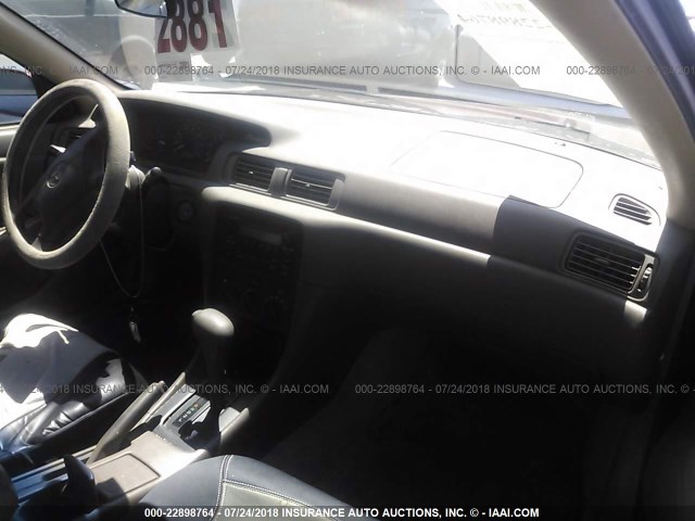 JT2BG22K510546611 - 2001 TOYOTA CAMRY CE/LE/XLE 红色 照片 5