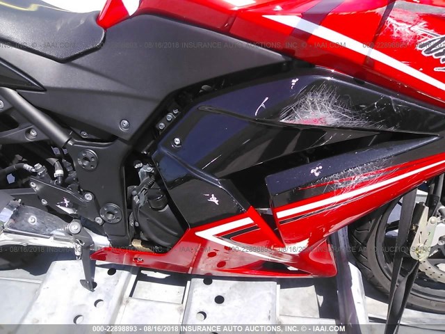 JKAEXMJ16CDAB9951 - 2012 KAWASAKI EX250 J RED photo 8