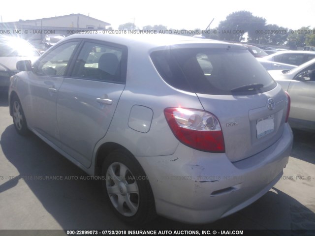 2T1KU40E09C054353 - 2009 TOYOTA COROLLA MATRIX  SILVER photo 3