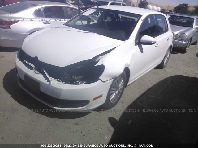 WVWDB7AJXDW125960 - 2013 VOLKSWAGEN GOLF WHITE photo 2