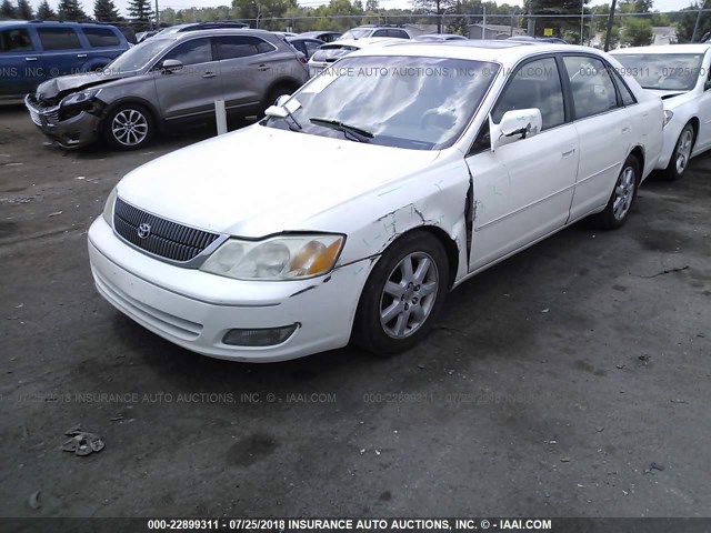 4T1BF28B7YU002885 - 2000 TOYOTA AVALON XL/XLS WHITE photo 2