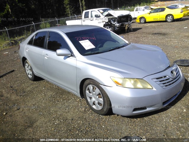 4T1BE46KX7U059467 - 2007 TOYOTA CAMRY NEW GENERAT CE/LE/XLE/SE SILVER photo 1