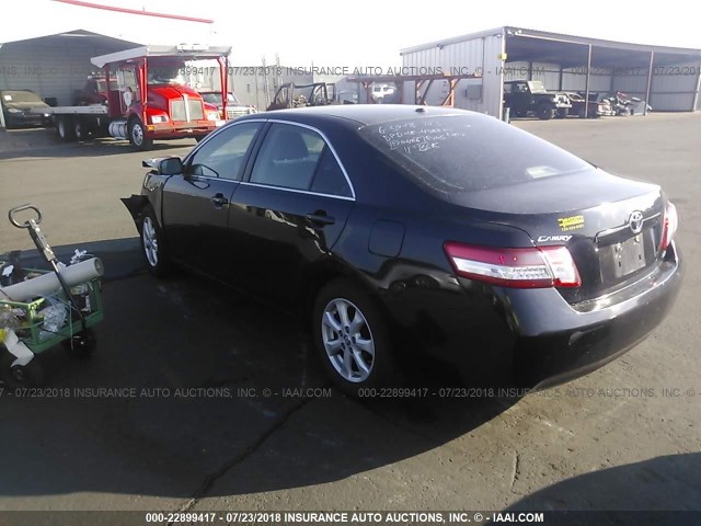 4T1BF3EK8BU680322 - 2011 TOYOTA CAMRY SE/LE/XLE შავი ფოტო 3
