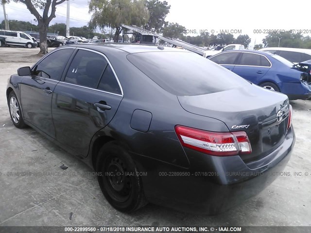 4T1BF3EK7AU073049 - 2010 TOYOTA CAMRY SE/LE/XLE 灰色 照片 3