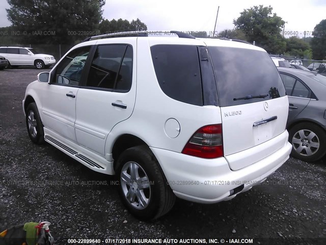 4JGAB75E95A517631 - 2005 MERCEDES-BENZ ML 500 WHITE photo 3