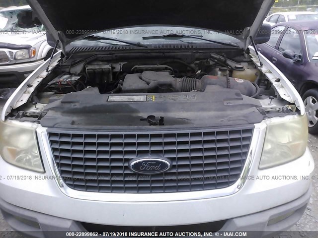 1FMRU15W93LB44157 - 2003 FORD EXPEDITION XLT WHITE photo 10