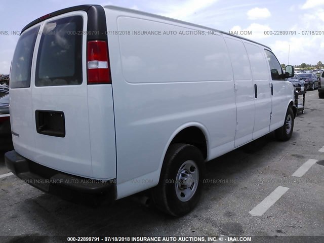 1GCWGBFP5J1281777 - 2018 CHEVROLET EXPRESS G2500  WHITE photo 4