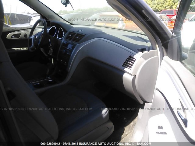 1GNER13D79S176438 - 2009 CHEVROLET TRAVERSE LS GRAY photo 5