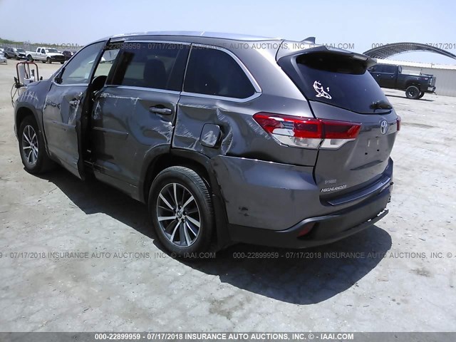 5TDKZRFH4HS509176 - 2017 TOYOTA HIGHLANDER SE/XLE GRAY photo 3