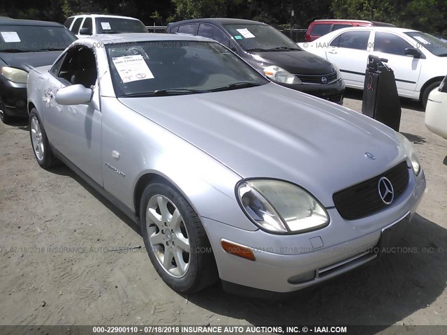 WDBKK47F0WF033797 - 1998 MERCEDES-BENZ SLK 230 KOMPRESSOR SILVER photo 1