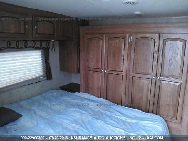 4X4TFLB24FZ135363 - 2015 FOREST RIVER FLAGSTAFF  奶油色 照片 10