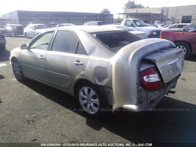 JTDBE32K140273688 - 2004 TOYOTA CAMRY LE/XLE GOLD photo 3