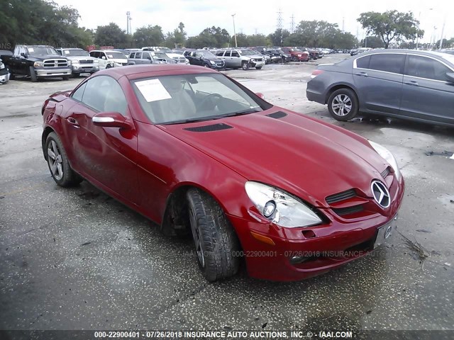 WDBWK54F88F178150 - 2008 MERCEDES-BENZ SLK 280 RED photo 1