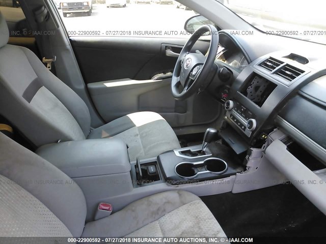 4T4BF1FK7DR276200 - 2013 TOYOTA CAMRY L/SE/LE/XLE ლურჯი ფოტო 5