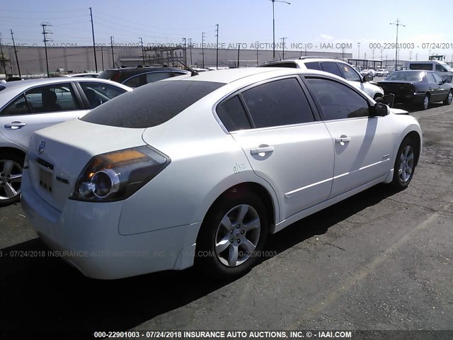 1N4CL21E49C165478 - 2009 NISSAN ALTIMA HYBRID WHITE photo 4