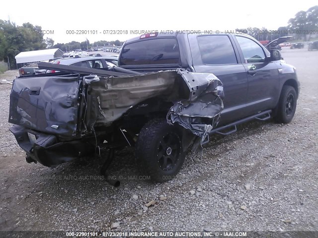 5TFDW5F12BX203625 - 2011 TOYOTA TUNDRA CREWMAX SR5 GRAY photo 4