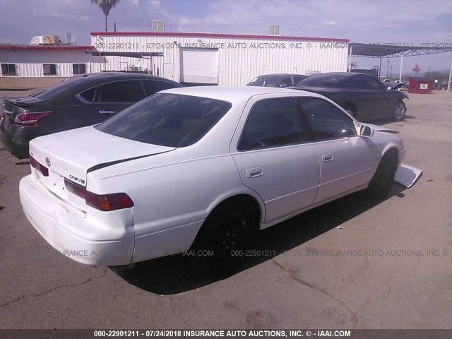 4T1BG22KXXU890665 - 1999 TOYOTA CAMRY CE/LE/XLE 白色 照片 4