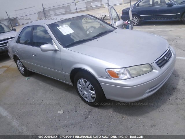 4T1BG22K91U117189 - 2001 TOYOTA CAMRY CE/LE/XLE SILVER photo 1