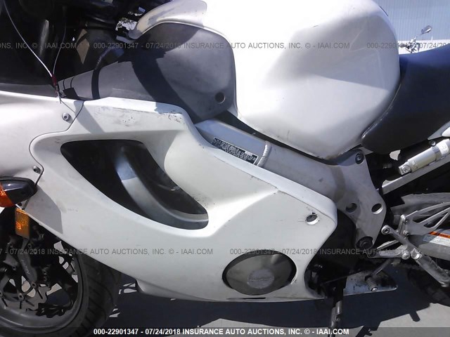 JH2PC3514XM000442 - 1999 HONDA CBR600 F4 WHITE photo 9