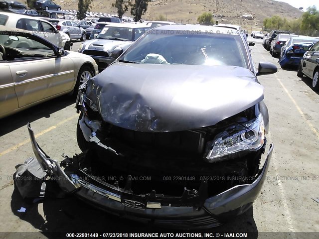 4T1BF1FK0HU357989 - 2017 TOYOTA CAMRY LE/XLE/SE/XSE GRAY photo 6