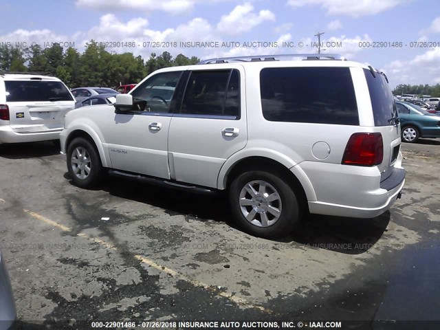 5LMFU28566LJ10951 - 2006 LINCOLN NAVIGATOR თეთრი ფოტო 3