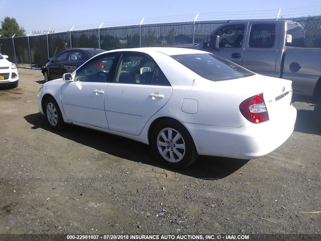 JTDBF30KX20019880 - 2002 TOYOTA CAMRY LE/XLE/SE 白色 照片 3