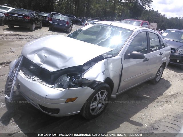 1FAHP34NX7W236058 - 2007 FORD FOCUS ZX4/S/SE/SES 银色 照片 2
