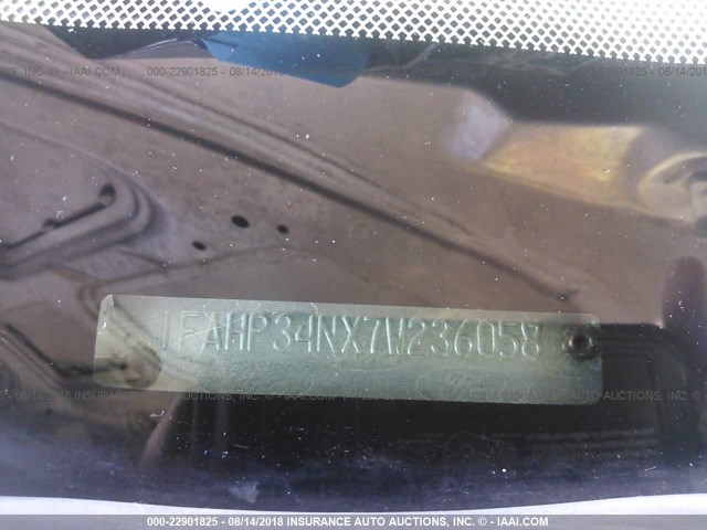 1FAHP34NX7W236058 - 2007 FORD FOCUS ZX4/S/SE/SES 银色 照片 9