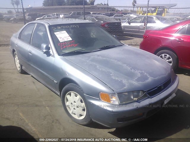 1HGCD5636TA270043 - 1996 HONDA ACCORD LX/EX Light Blue photo 1