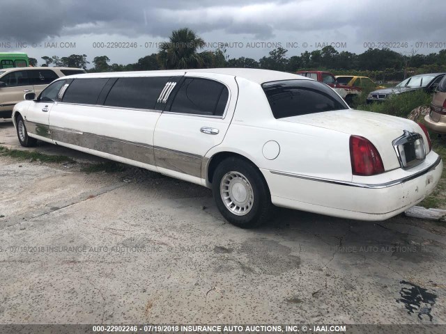 1L1FM81W81Y679273 - 2001 LINCOLN TOWN CAR WHITE photo 3