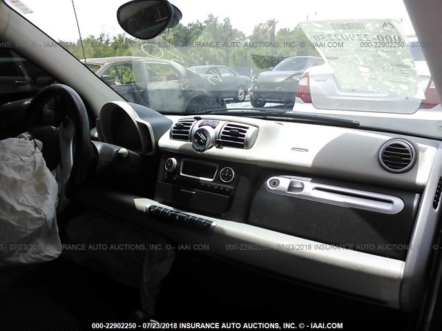 WMEEJ3BA9CK525093 - 2012 SMART FORTWO PURE/PASSION WHITE photo 5