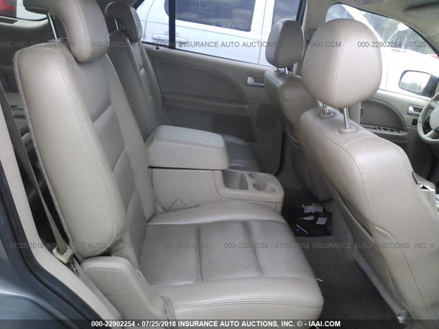 1FMDK03116GA48795 - 2006 FORD FREESTYLE LIMITED GRAY photo 8