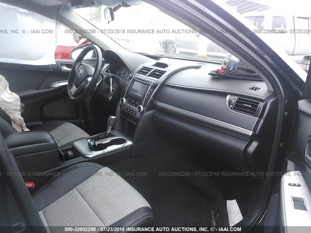 4T1BF1FK8DU242762 - 2013 TOYOTA CAMRY L/SE/LE/XLE 黑色 照片 5