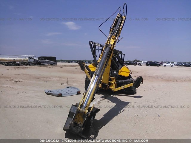 FNH0B95BNBHH04974 - 2012 NEW HOLLAND OTHER  YELLOW photo 8