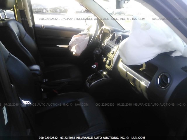 1C4NJCEA6GD609084 - 2016 JEEP COMPASS LATITUDE 灰色 照片 5