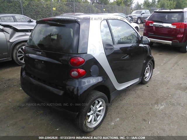 WMEEJ31X09K208494 - 2009 SMART FORTWO PURE/PASSION BLACK photo 4