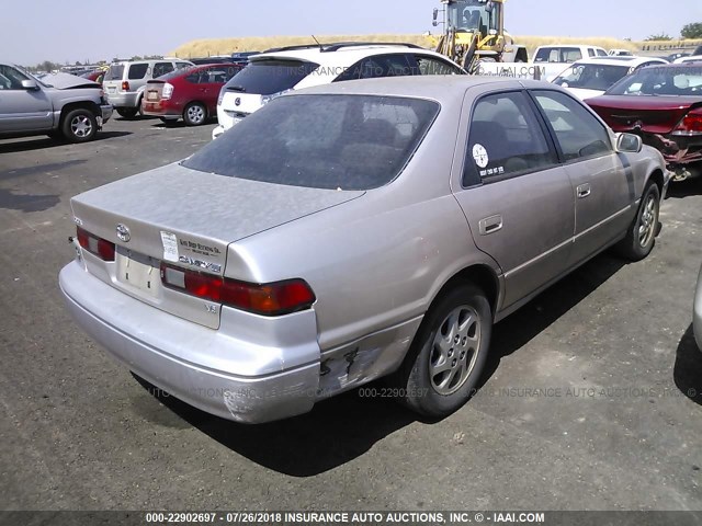 4T1BF22KXVU915838 - 1997 TOYOTA CAMRY CE/LE/XLE ოქროსფერი ფოტო 4