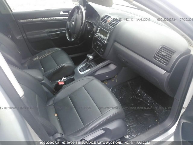 3VWRJ71K68M153792 - 2008 VOLKSWAGEN JETTA WOLFSBURG 银色 照片 5