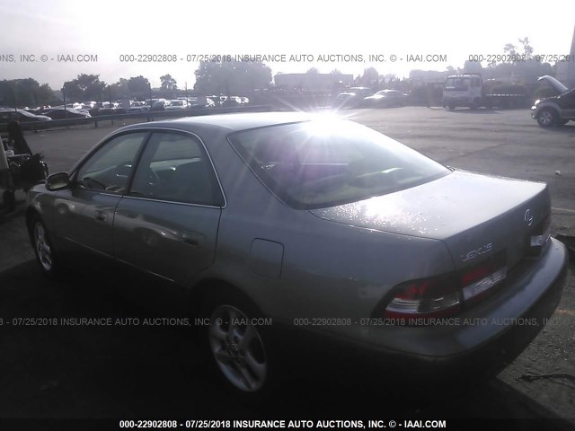 JT8BF28G910325718 - 2001 LEXUS ES 300 GOLD photo 3