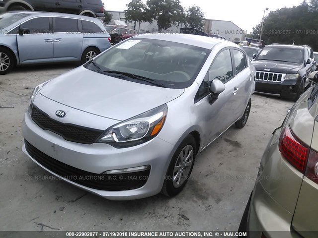 KNADM4A34H6071374 - 2017 KIA RIO LX SILVER photo 2