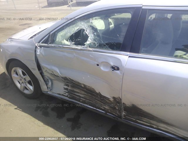 1G1ZB5EB0AF113561 - 2010 CHEVROLET MALIBU LS SILVER photo 6