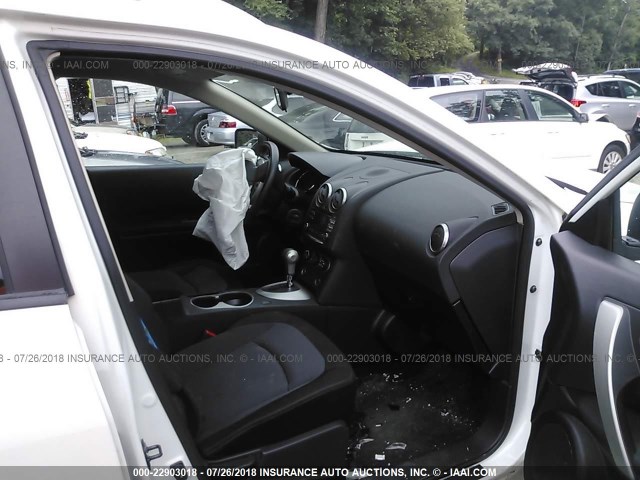 JN8AS5MV5CW350215 - 2012 NISSAN ROGUE S/SV WHITE photo 5