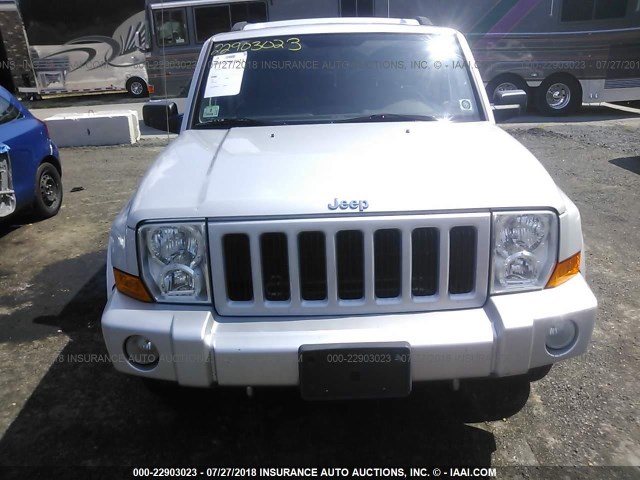 1J8HG48KX6C337402 - 2006 JEEP COMMANDER SILVER photo 6